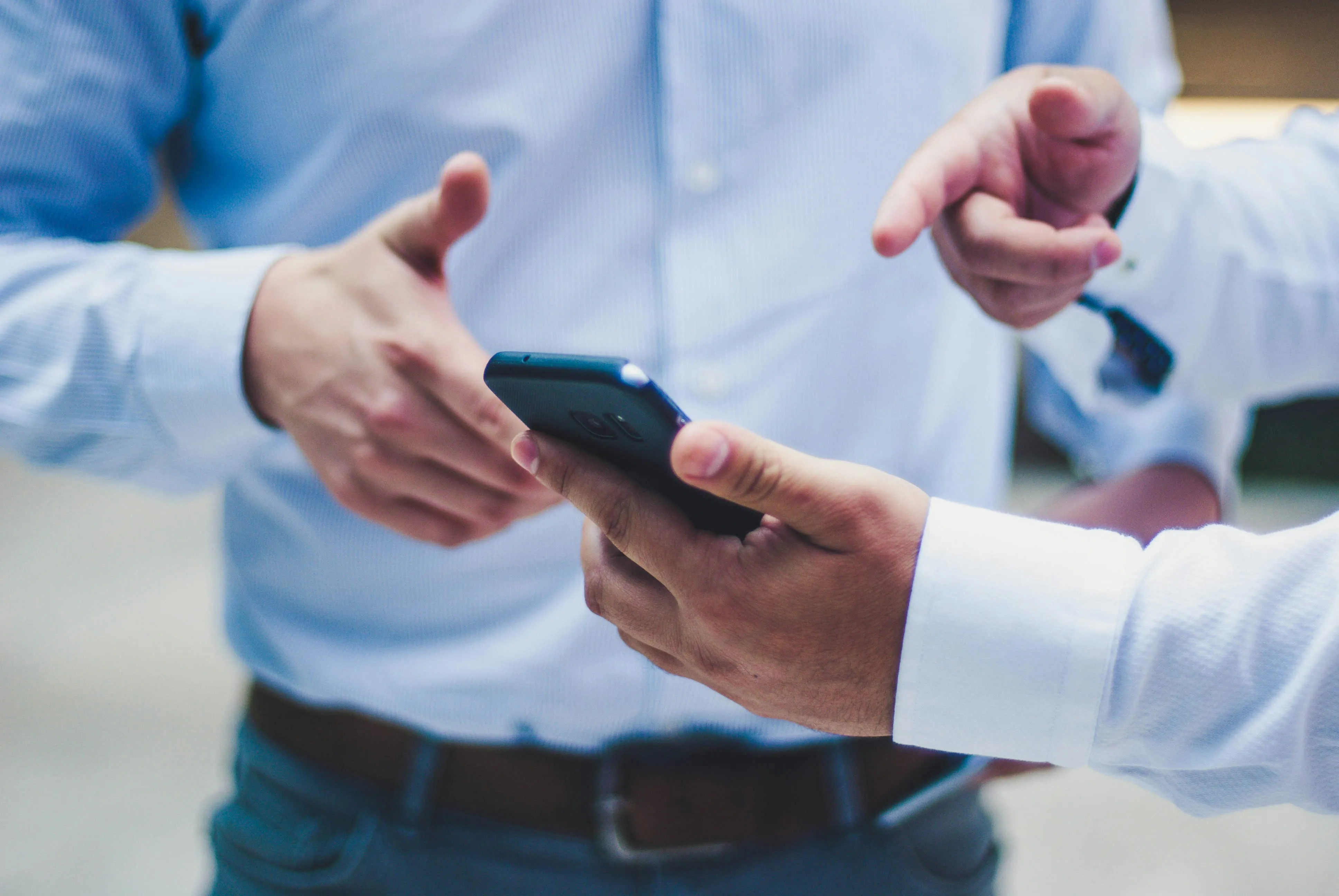 Visual highlighting fast, local IT support from Elevate Technology, featuring Houston-based technicians delivering responsive managed IT services.